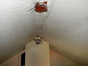 damage- water- ceiling